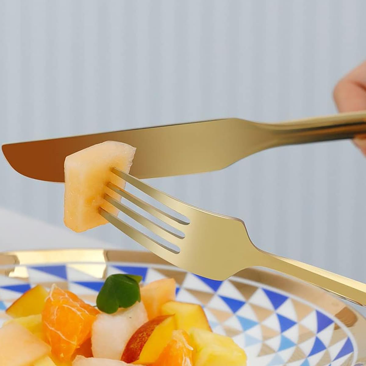 HASTHIP 16 Pcs Stainless Steel Flatware Set, Knives, Dinning Spoon and Fork, Food Grade Dinnerware Set For Home, Kitchen, Restaurant, Mirror Polished, Exquisite Long Handle Cutlery (Gold) HASTHIP 16 Pcs Stainless Steel Flatware Set, Knives, Dinning Spoon and Fork, Food Grade Dinnerware Set For Home, Kitchen, Restaurant, Mirror Polished, Exquisite Long Handle Cutlery (Gold)